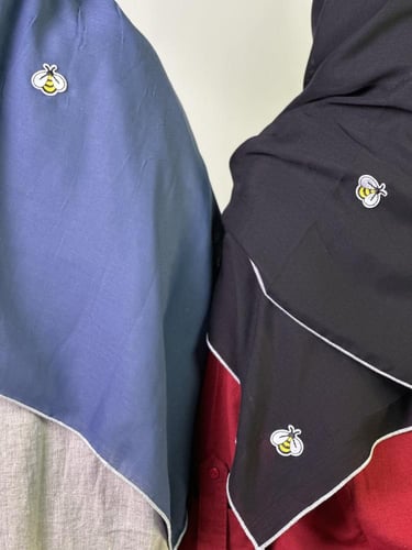 طرحه بوال أسود بتطريز النحل المنثور