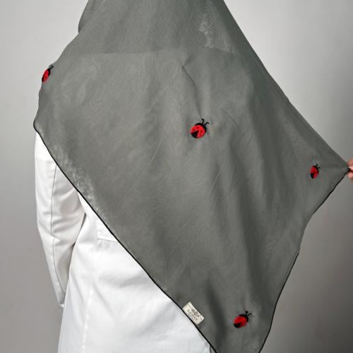 طرحة بوال باللون الزيتي " الاسمنتي " بتصميم الدعسو...