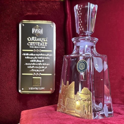 صندوق جلدي سداسي فاخر مع كريستالة موديل المصمك