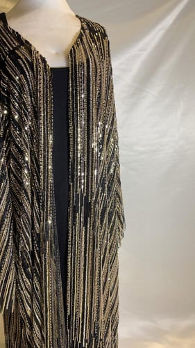 فستان بطانه و كيب اسود و ذهبي شك