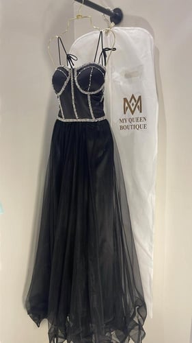 فستان سهرة كورسيه مشكوك