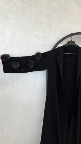 عباية مطرزة اسود عباية ورد