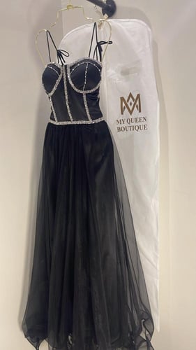 فستان سهرة كورسيه مشكوك