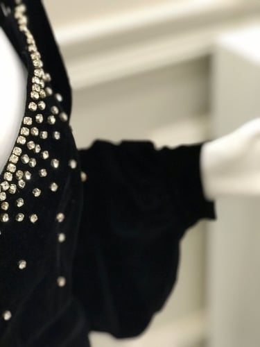 فستان سهرة اسود مخمل