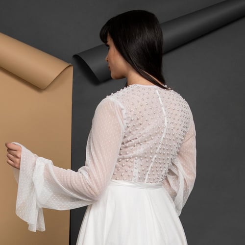 فستان دانتيل منقط