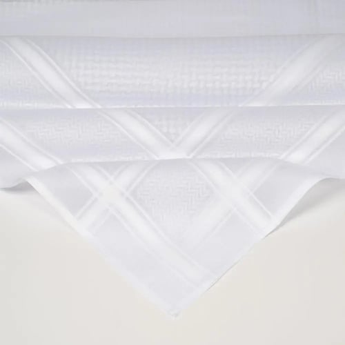 شماغ جينيفا ليونز الأبيض المميز 2026