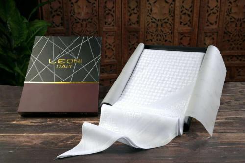 شماغ ليوني ابيض Leoni 2025