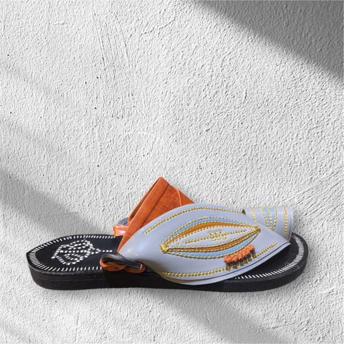 حذاء - زبيرية مطور 2025