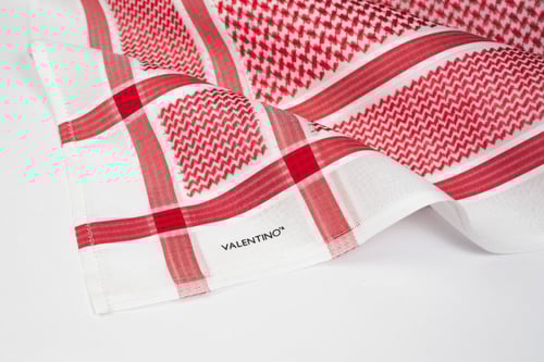 شماغ فالنتينو 2023 Valentino