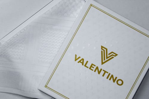شماغ فالنتينو ابيض 2024 Valentino