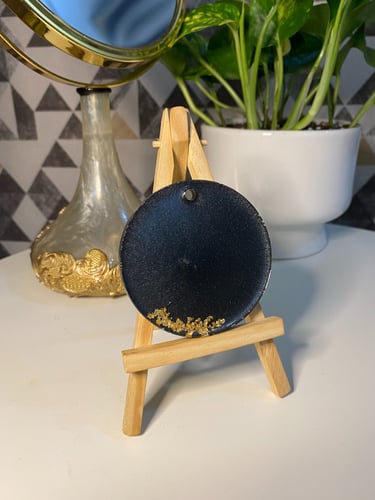 تعليقة سيارة اسود