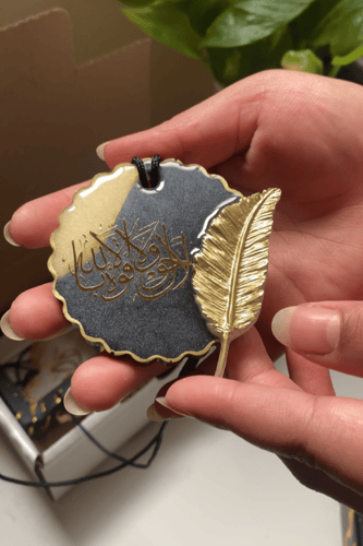 تعليقة سياره مع ريشه