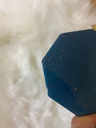 تعليقة سيارة ازرق مع قلتر بنفسج