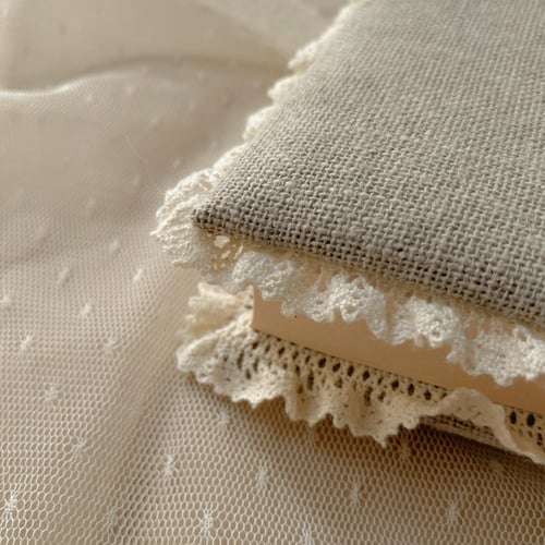 مصحف كفّي - كتان مع تطريز ودانتيل - وردي