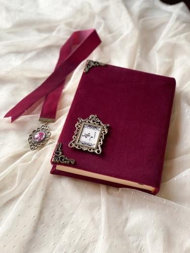 مصحف وسط مع فاصل مخملي -لون التوت