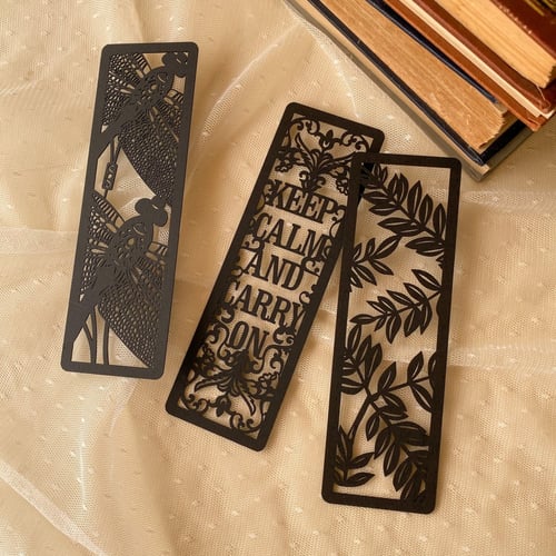 فاصل كرتوني مخرم أسود