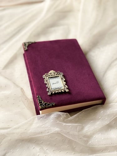 مصحف وسط مع فاصل مخملي - لون التوت