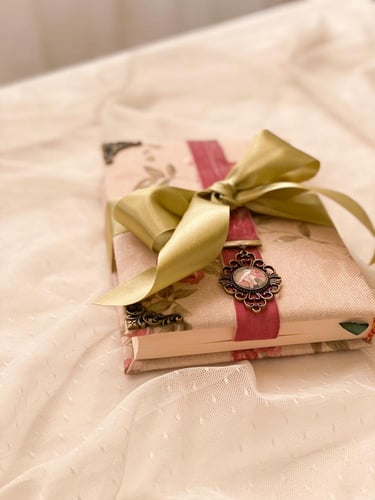 مصحف وسط مع فاصل مخملي -مشجر ٢