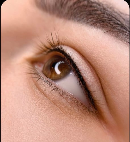 ايلاينر لخط الرمش