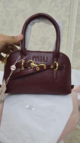 شنطه ميو ميو الهرم معا ملحقاتها