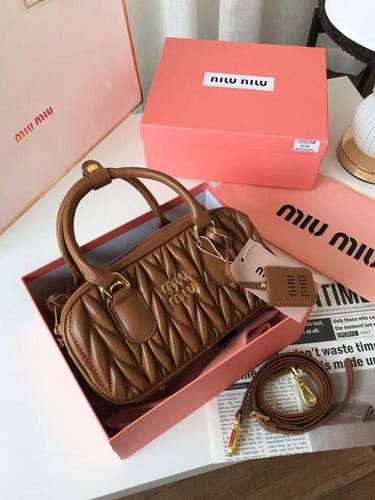 شنطه ميو ميو الهبه هاي كواليتي