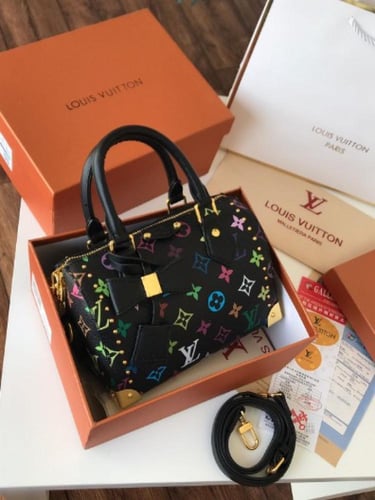 شنطة لويس فيتون ماستر كواليتي مبروم معا ملحقاتها