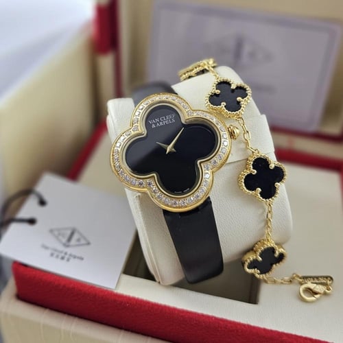 ساعه فان كليف نسائي طبق الاصل