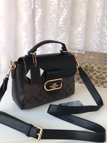 شنطه كوتش هاي كواليتي معا ملحقاتها