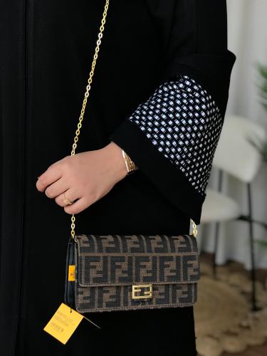 شنطه فندي ميني هاي كواليتي معا ملحقاتها