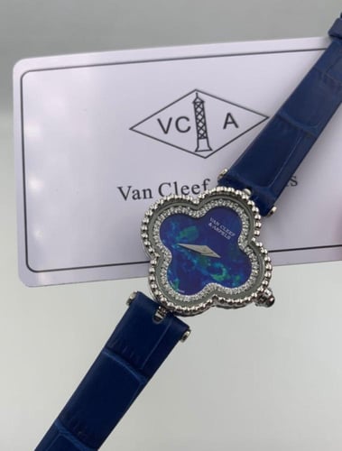 ساعة فان كليف نسائي زركون جودة عالية