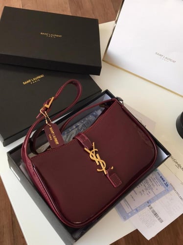 شنطه سالوران هاي كواليتي معا ملحقاتها