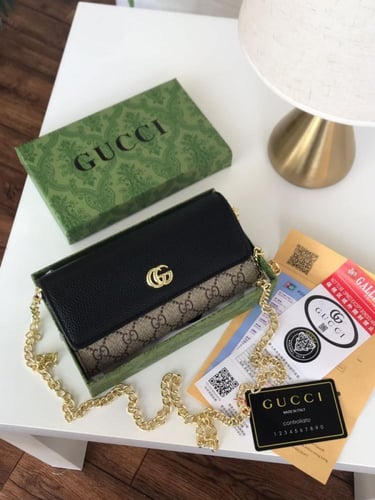 شنطة قوتشي نسائية ماستر معا ملحقاتها