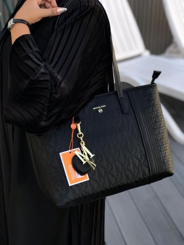 شنطة مايكل كورس هاي كواليتي معا ملحقاتها