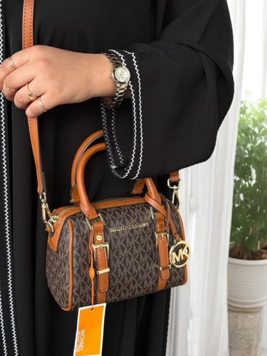 شنطة مايكل كورس MK نسائية معا ملحقاتها