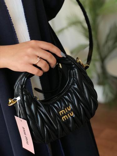 شنطه ميو ميو اسود هاي كواليتي