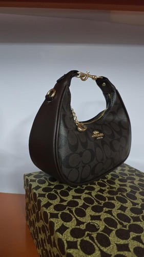 شنطة كوتش مقوس سوبر ماستر معا ملحقاتها