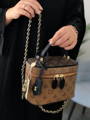 شنطه لويس فيتون هاي كواليتي معا ملحقاتها