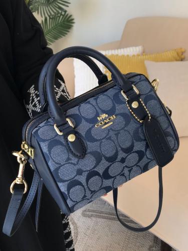 شنطة كوتش روان ماستر كواليتي معا ملحقاتها
