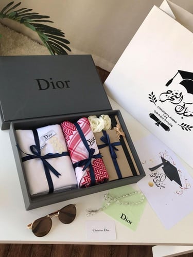 طقم رجالي من ديور راقي