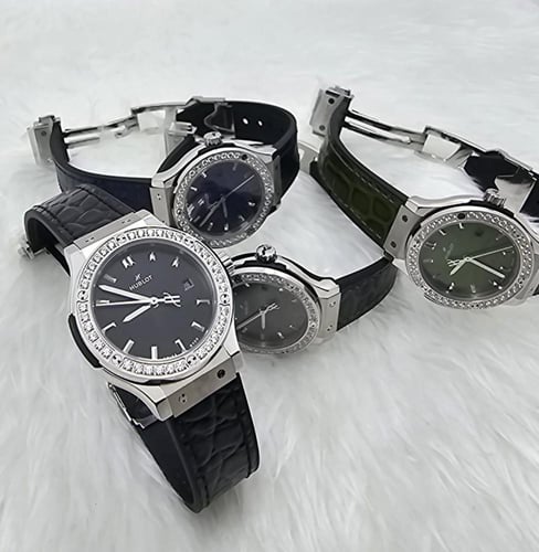 هوبلت نسائي بطاريه