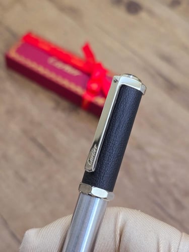 قلم كارتير الفخم الثقيل معا علبه الماركه والشرايط