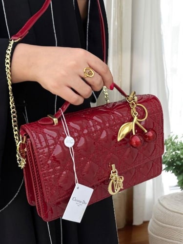 شنطه ديور لمعه ماستر معا ملحقاتها