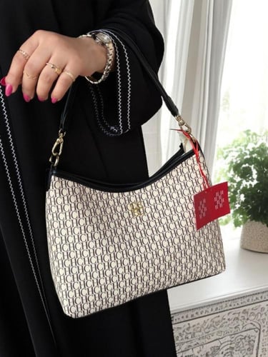 شنطة CHسي اتش نسائية ماستر معا ملحقاتها