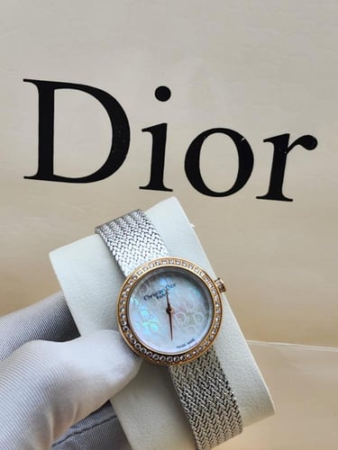 ساعه ديور نسائيه بطاريه