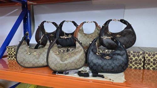 شنطة كوتش مقوس سوبر ماستر معا ملحقاتها