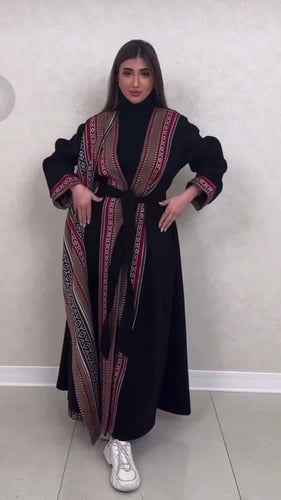 عباية شتويه نسائية شموة مزين بالسدو