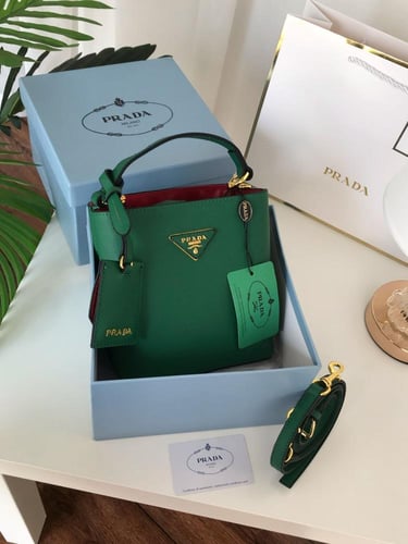 شنطه برادا هاي كواليتي معا ملحقاتها