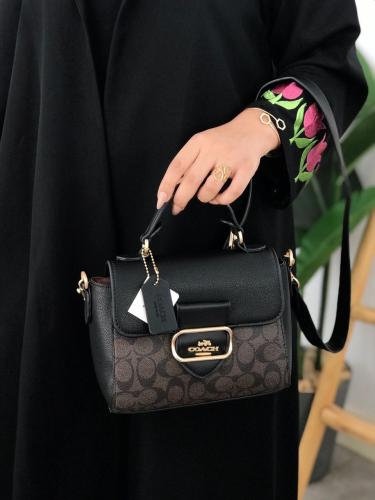 شنطه كوتش هاي كواليتي معا ملحقاتها