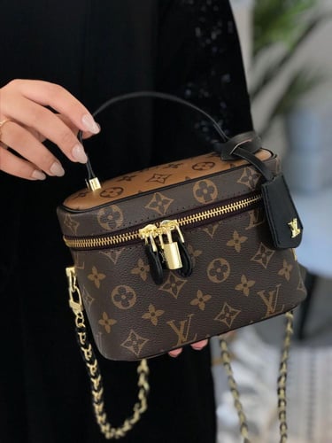 شنطه لويس فيتون هاي كواليتي معا ملحقاتها