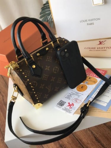 شنطة لويس فيتون ماستر كواليتي مبروم معا ملحقاتها